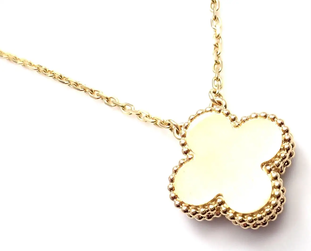 Van Cleef & Arpels Vintage Alhambra 2010 Holiday Necklace Yellow Gold Necklace 4