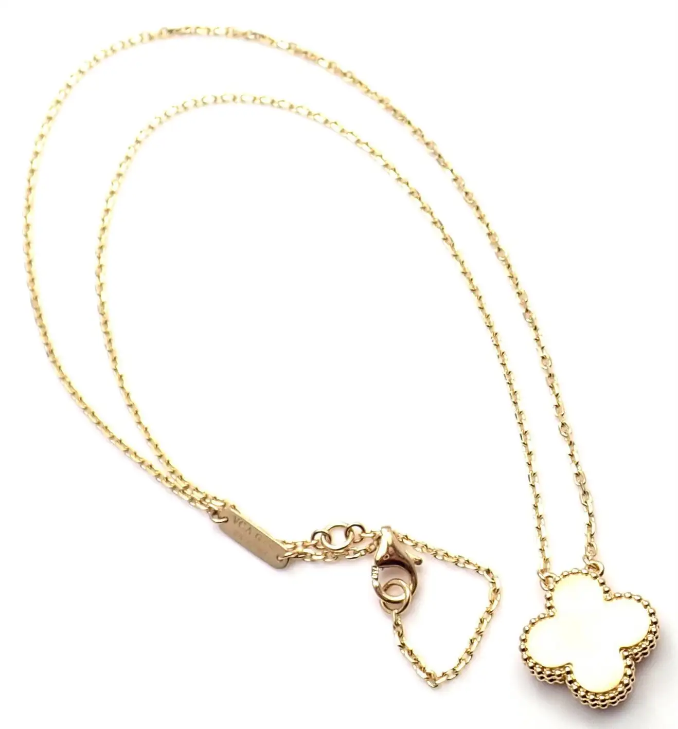 Van Cleef & Arpels Vintage Alhambra 2010 Holiday Necklace Yellow Gold Necklace 3