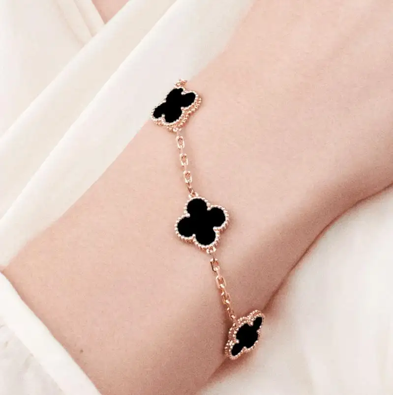 Van Cleef & Arpels Bracelet Vintage Alhambra 5 Motif 18k Rose Gold Onyx Bracelet 3