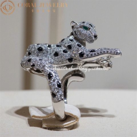 Cartier Panthère de H4190000 Cartier Ring Platinum Emeralds Onyx Diamonds 6