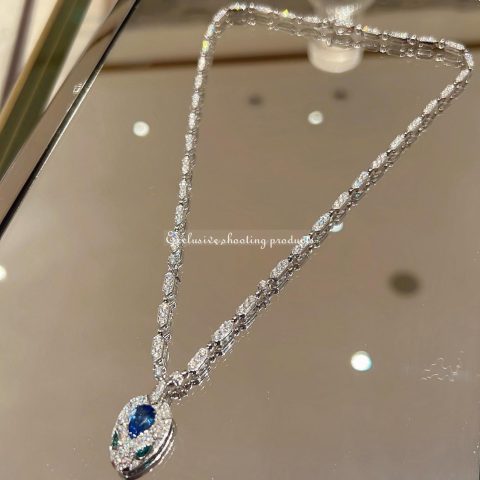 Bulgari Serpenti 355354 18 kt white gold necklace set with a blue sapphire emerald eyes and pavé diamonds 7