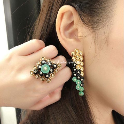 Van Cleef & Arpels VCARO9MW00 Bouton d’or ring Yellow gold Chrysoprase Diamond Onyx ring 8