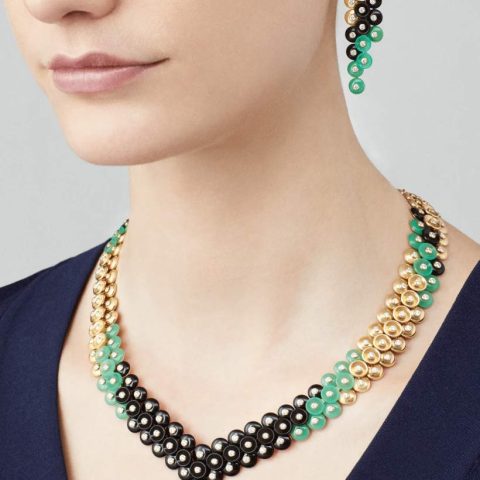 Van Cleef & Arpels VCARO7GH00 Bouton d’or necklace Yellow gold Chrysoprase Diamond Onyx necklace 6