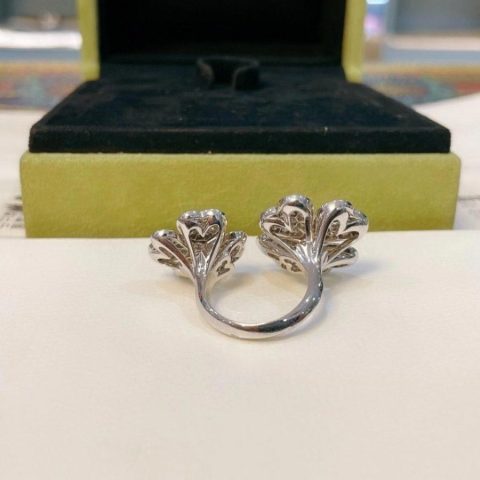 Van Cleef & Arpels VCARO6A800 Cosmos Between the Finger ring White gold Diamond ring 6