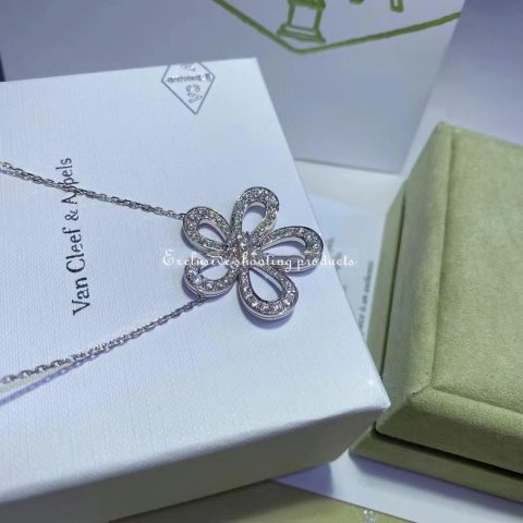 Van Cleef & Arpels Flowerlace pendant VCARP05200 White gold Diamond Necklace 8