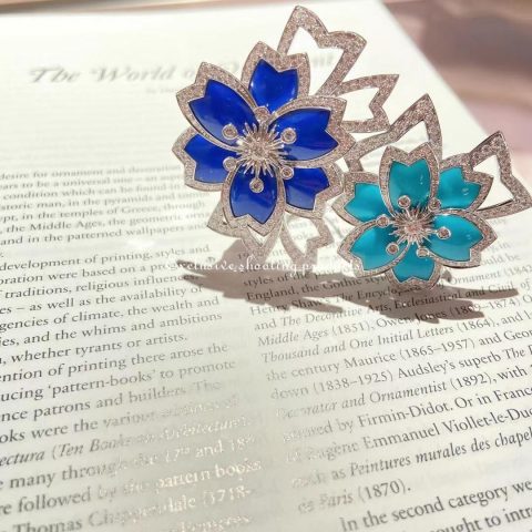 Van Cleef & Arpels VCARP7EP00 Hellébore clip white gold turquoise lapis lazuli clip 4