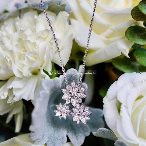 Van Cleef & Arpels VCARP7TG00 Lotus pendant 3 flowers White gold Diamond Necklace 11
