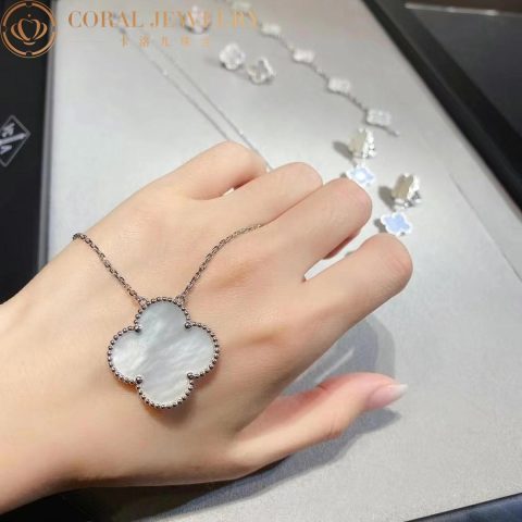 Van Cleef & Arpels VCARN32200 Magic Alhambra pendant White gold Mother-of-pearl Necklace 6