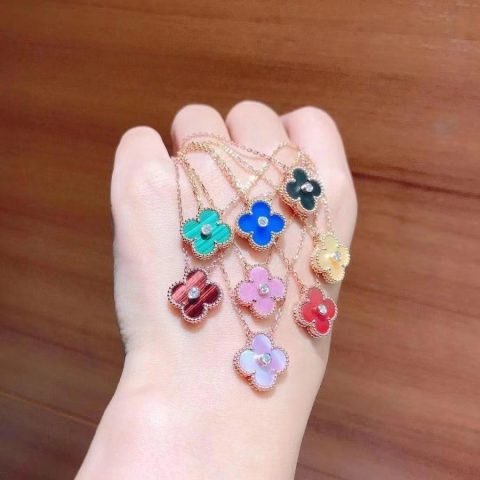 Van Cleef & Arpels Vintage Alhambra 2011 Holiday Diamond Pendant Necklace in Carnelian 18k Pink Gold Necklace 9