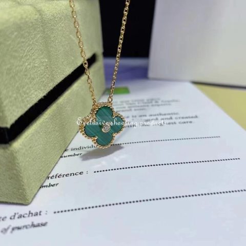 Van Cleef & Arpels Necklace Vintage Alhambra 2013 Holiday Necklace Yellow Gold Malachite Necklace 7