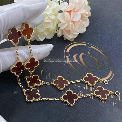 Van Cleef & Arpels VCARD40600 Vintage Alhambra necklace 10 motifs Yellow gold Carnelian necklace 3