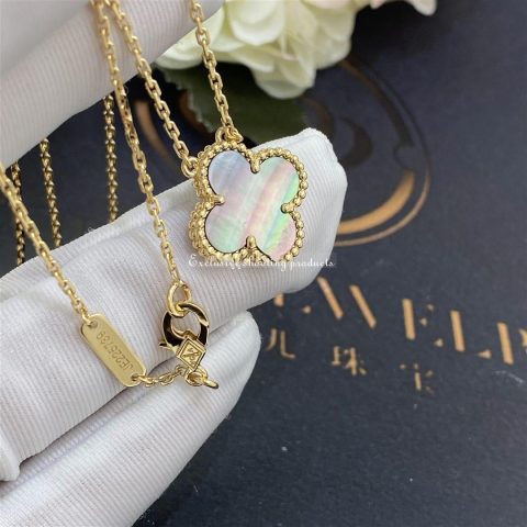Van Cleef & Arpels VCARP4KK00 Necklaces Vintage Alhambra pendant Yellow gold Mother-of-pearl 8