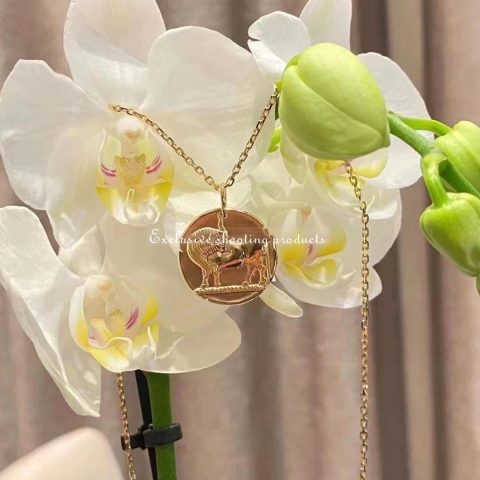 Van Cleef & Arpels VCARP7SW00 Zodiaque medal Librae (Libra) Yellow gold 9