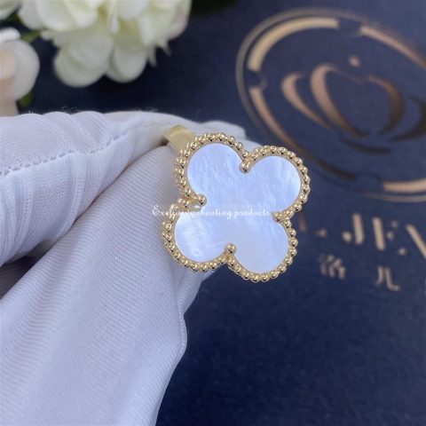 Van Cleef & Arpels VCARF78900 ring Magic Alhambra Yellow gold Mother-of-pearl ring 2
