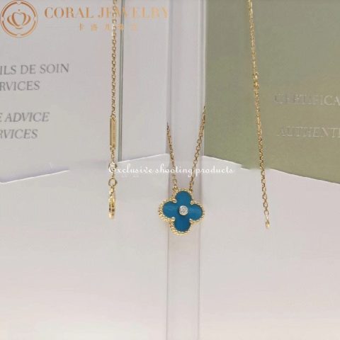 Van Cleef & Arpels Necklace Vintage Alhambra 2019 Holiday Necklace Yellow Gold Blue Agate 7