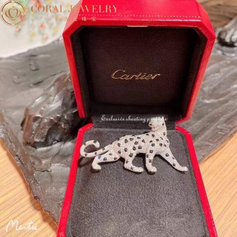 Cartier Panthère De Cartier Brooch H5000025, White Gold, Sapphires, Emeralds, Onyx, Diamonds 4