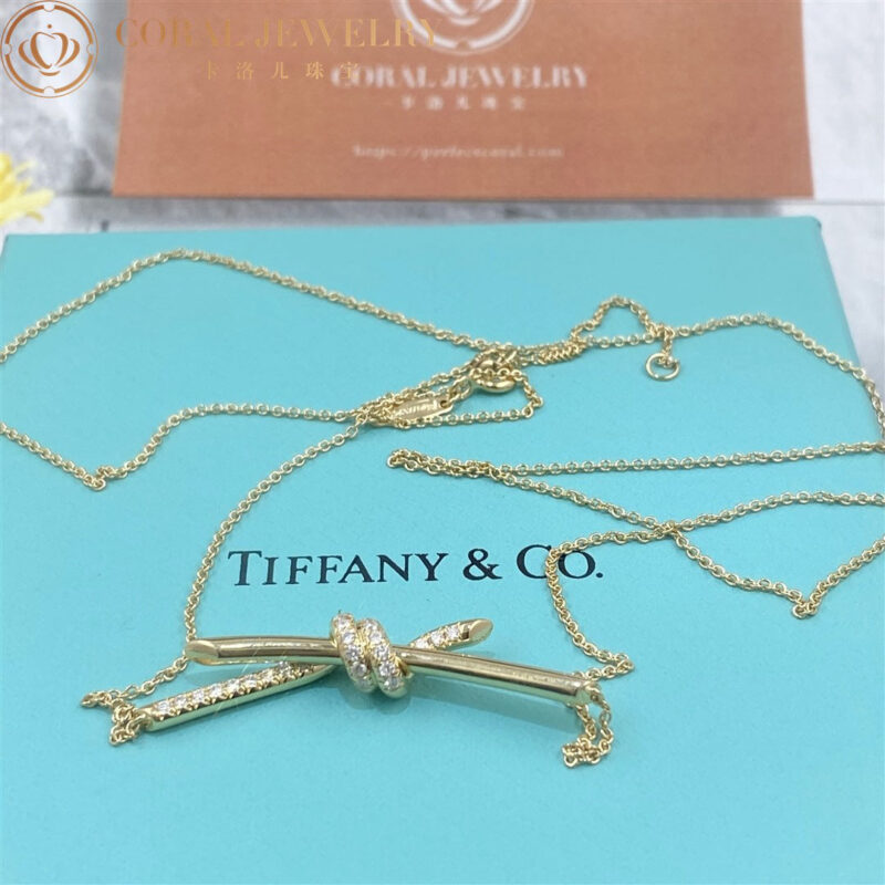 Tiffany Knot Pendant In Yellow Gold With Diamonds Coral 65