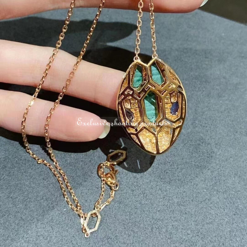 Bulgari Serpenti 356782 18 kt rose gold necklace set with blue sapphire eyes pavé diamonds on the pendant 5
