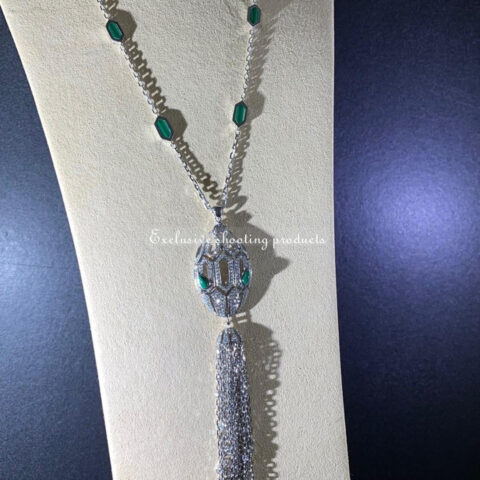 Bulgari Serpenti 354101-1 18 kt white gold necklace with tassel set with a diamond pavé diamonds and malachite eyes 9
