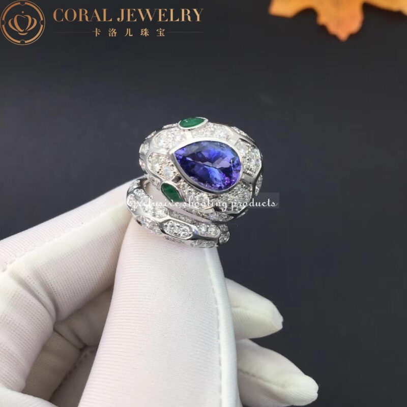 Bulgari Serpenti 355336 18 kt white gold ring set with a blue sapphire on the head emerald eyes and pavé diamonds 5