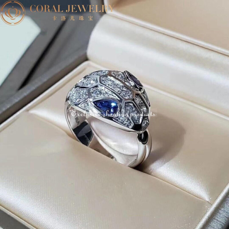 Bulgari Serpenti AN857879 18 kt white gold ring set with Blue Sapphire eyes and pavé diamonds 3