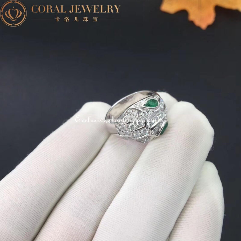 Bulgari Serpenti AN858255 18 kt white gold ring set with Emeralds eyes and pavé diamonds 5