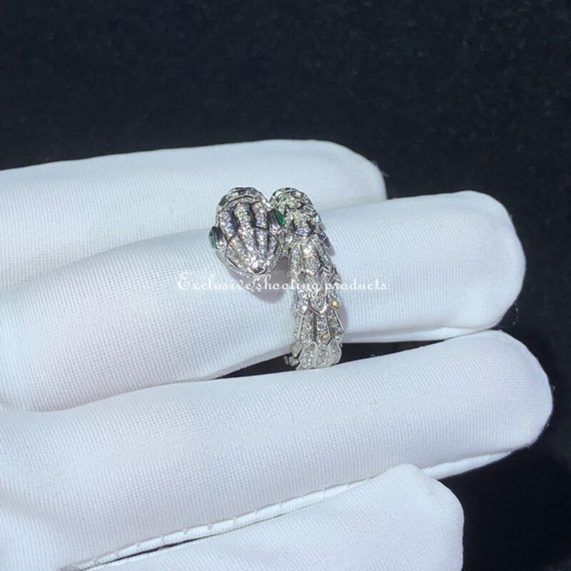 Bulgari Serpenti 354697 18 kt white gold ring set with pavé diamonds and two emerald eyes 8