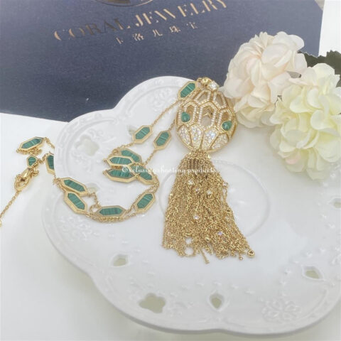 Bulgari Serpenti 354101 18 kt yellow gold necklace with tassel set with a diamond pavé diamonds and malachite eyes 15