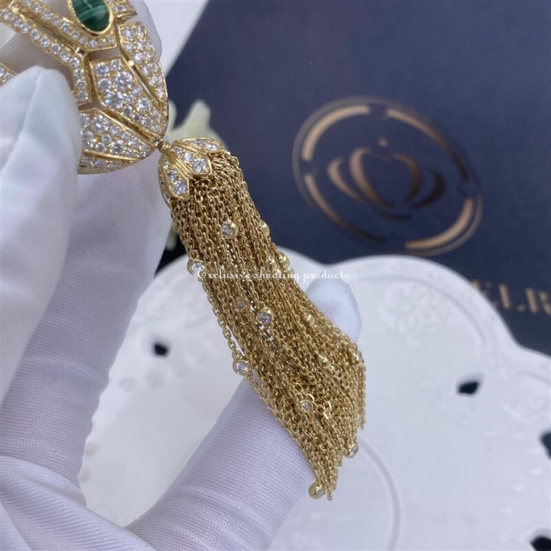 Bulgari Serpenti 354101 18 kt yellow gold necklace with tassel set with a diamond pavé diamonds and malachite eyes 6