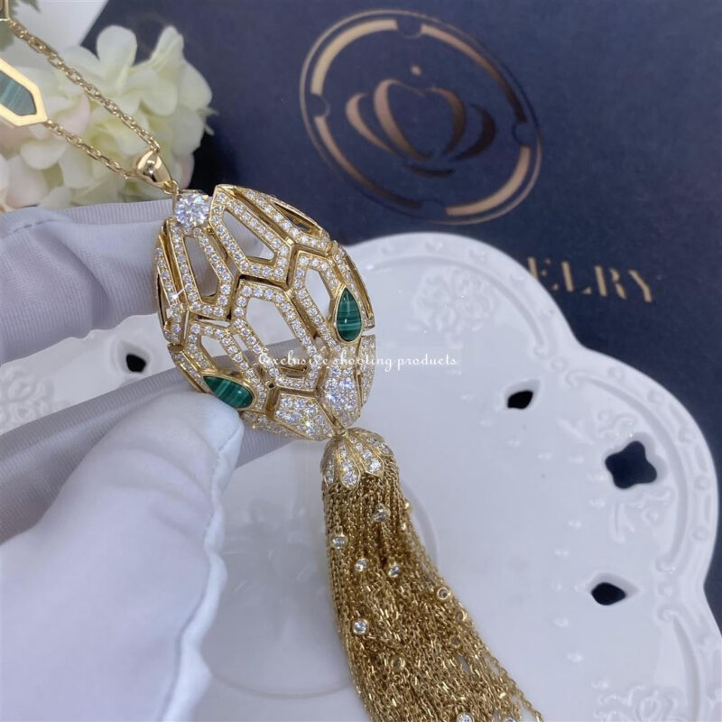 Bulgari Serpenti 354101 18 kt yellow gold necklace with tassel set with a diamond pavé diamonds and malachite eyes 8