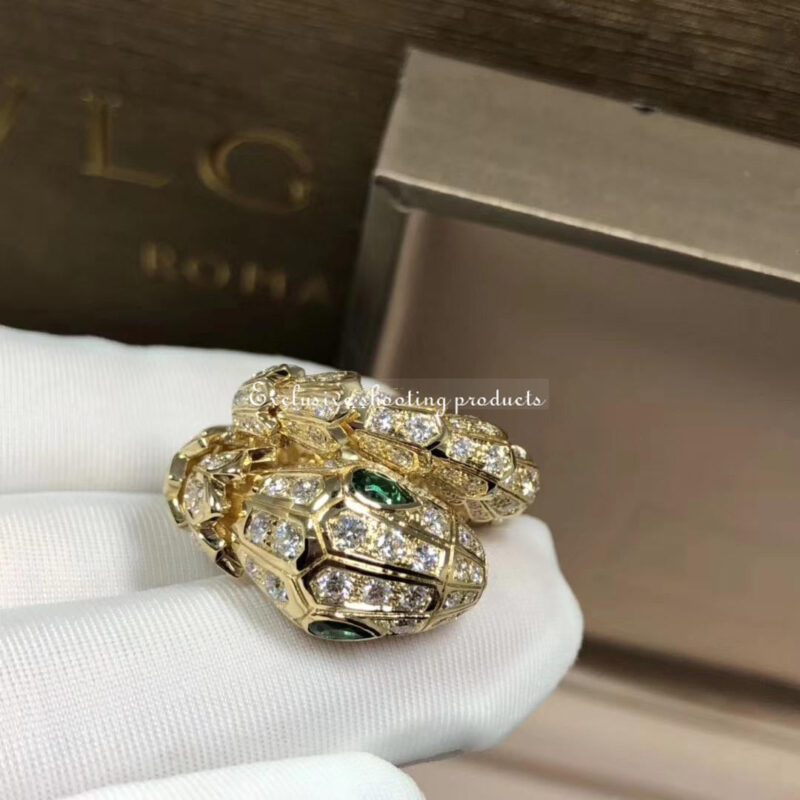 Bulgari Serpenti 354697-yg 18 kt yellow gold ring set with pavé diamonds and two emerald eyes 7