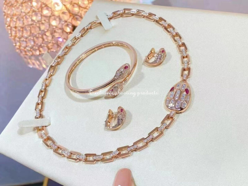 Bulgari Serpenti 352724 necklace CL857723 in 18 kt Rose gold 17