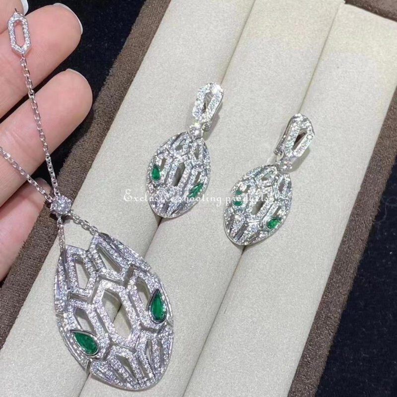 Bulgari Serpenti 352752 necklace in 18 kt white gold set with emerald eyes and pavé diamonds 12