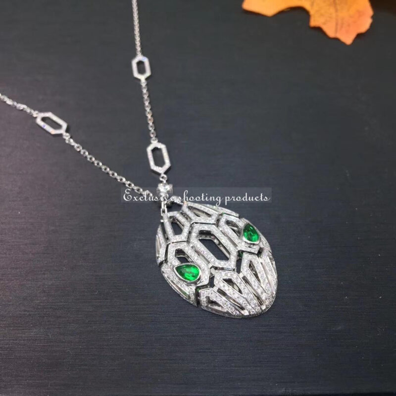 Bulgari Serpenti 352752 necklace in 18 kt white gold set with emerald eyes and pavé diamonds 4