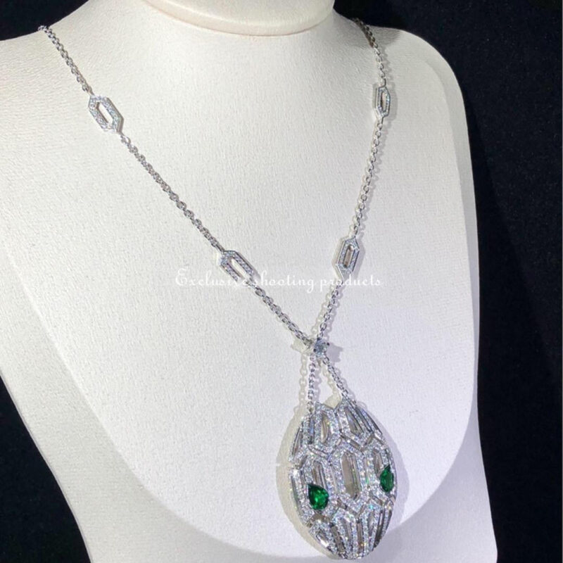 Bulgari Serpenti 352752 necklace in 18 kt white gold set with emerald eyes and pavé diamonds 15