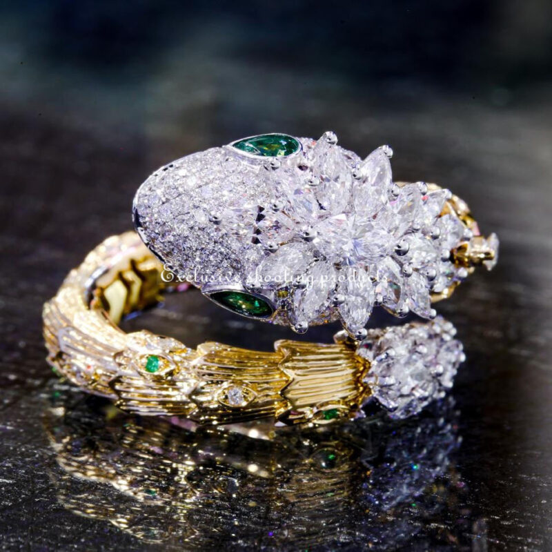 Bulgari Serpenti Snake ring Diamond & Emerald in 18k Gold ring 3