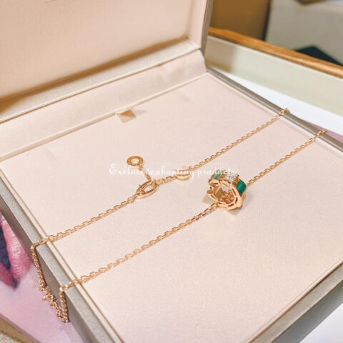 Bulgari Serpenti Viper 355958 18 kt rose gold necklace set with malachite elements and pavé diamonds on the pendant 19