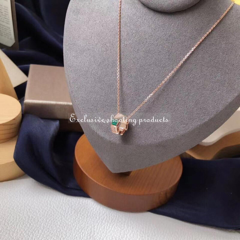 Bulgari Serpenti Viper 355958 18 kt rose gold necklace set with malachite elements and pavé diamonds on the pendant 4