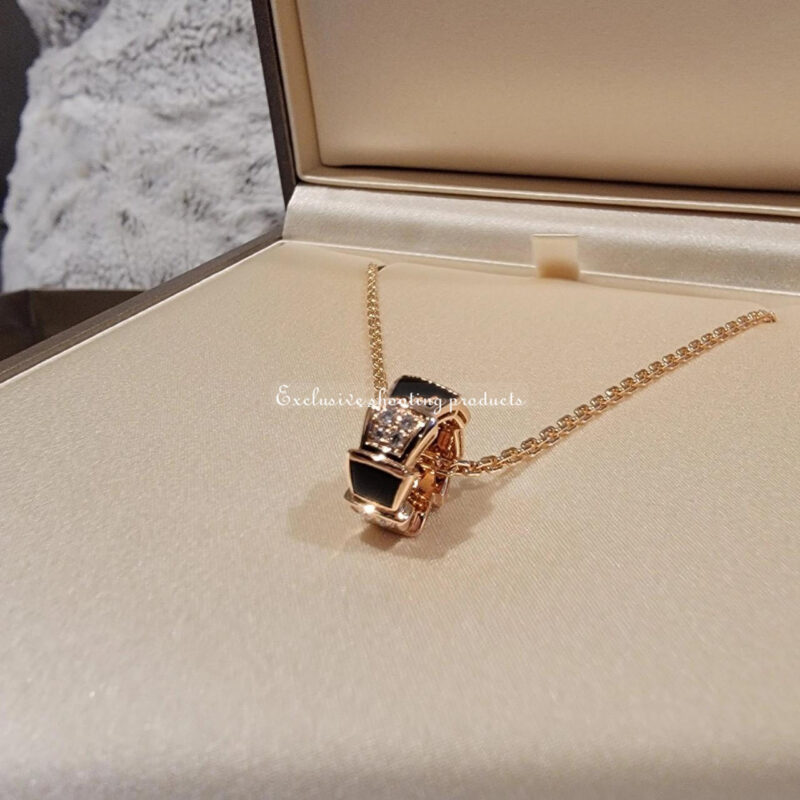 Bulgari Serpenti Viper 356554 18 kt rose gold necklace set with onyx elements and pavé diamonds on the pendant 7