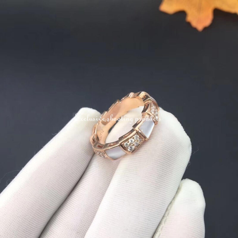Bulgari Serpenti Viper 353236 band Ring in 18 kt rose gold with Mother of Pearls and pavé diamonds Ring 3