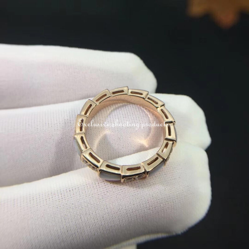 Bulgari Serpenti Viper 353225 band Ring in 18 kt rose gold with Mother of Pearls and pavé diamonds Ring 3