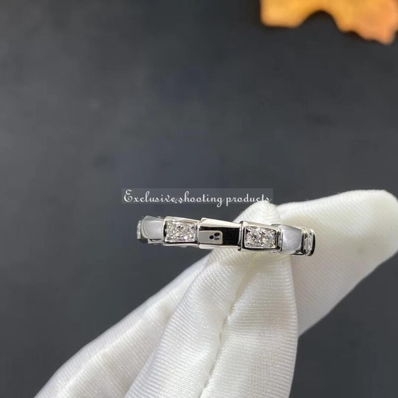 Bulgari Serpenti Viper 353403 band ring in 18 kt white gold set with demi pavé diamonds 5