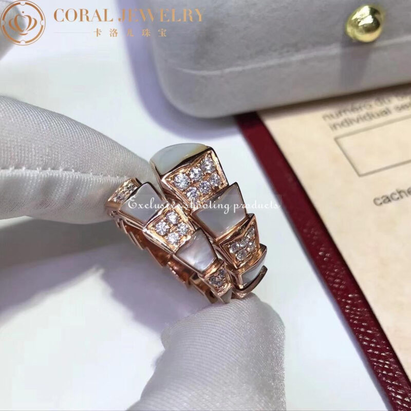 Bulgari Serpenti 350668 Viper one-coil ring in 18 kt rose gold set with mother-of-pearl elements and pavé diamonds 3