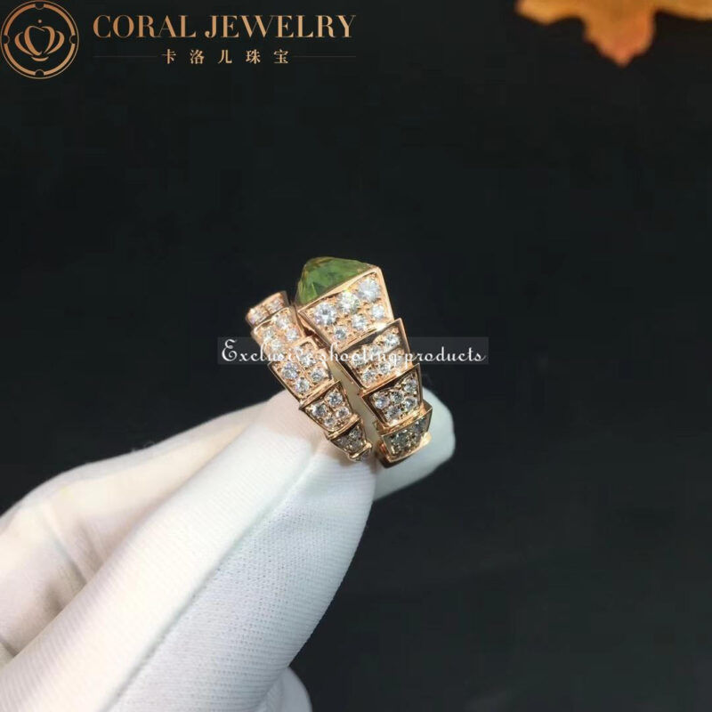 Bulgari AN856157 Serpenti Viper one-coil ring in 18 kt rose gold set with peridot elements and pavé diamonds 6