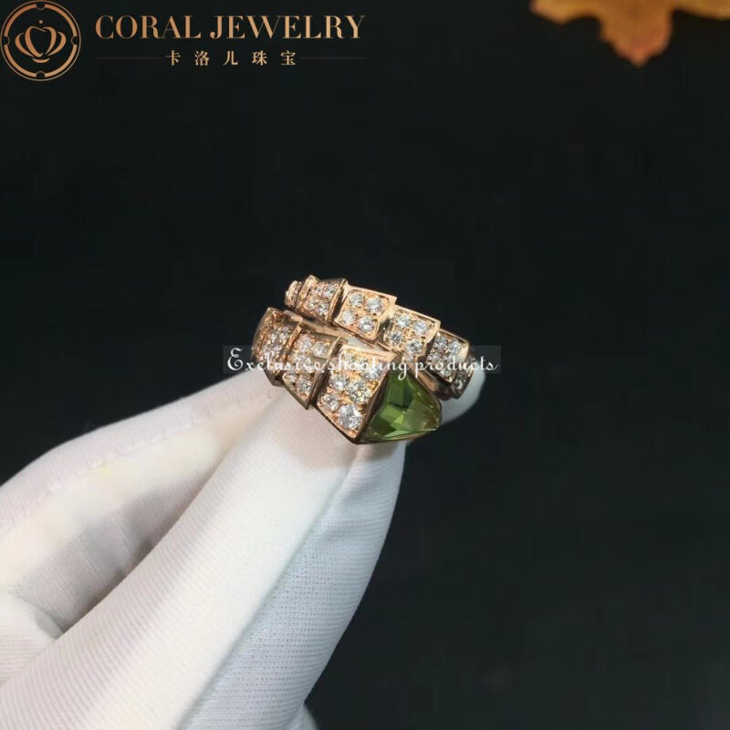 Bulgari AN856157 Serpenti Viper one-coil ring in 18 kt rose gold set with peridot elements and pavé diamonds 5