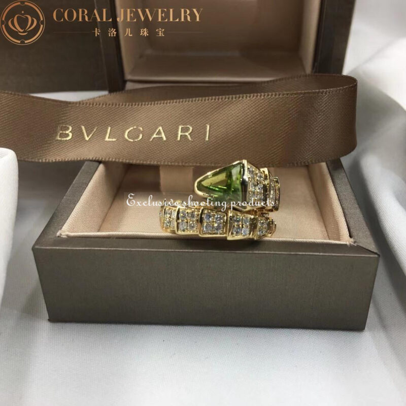 Bulgari Serpenti AN856157 Viper one-coil ring in 18 kt yellow gold set with peridot elements and pavé diamonds 6