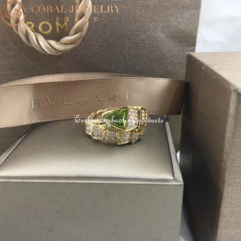 Bulgari Serpenti AN856157 Viper one-coil ring in 18 kt yellow gold set with peridot elements and pavé diamonds 5