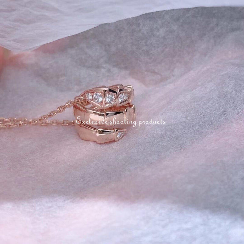 Bulgari Serpenti Viper 357794 pendant necklace in 18 kt rose gold set with demi-pavé diamonds 6