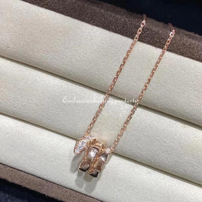 Bulgari Serpenti Viper 357794 pendant necklace in 18 kt rose gold set with demi-pavé diamonds 4