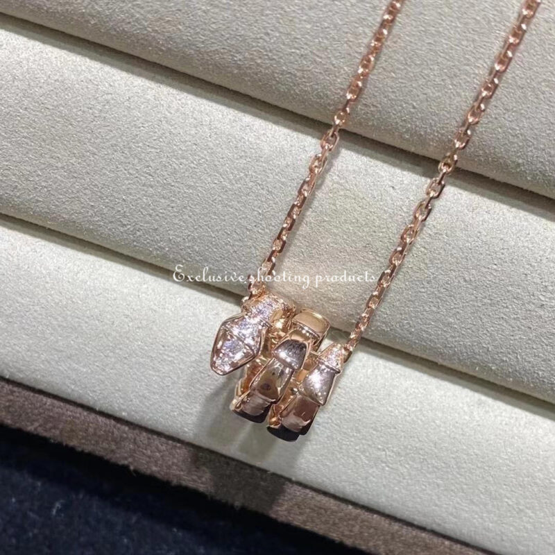 Bulgari Serpenti Viper 357794 pendant necklace in 18 kt rose gold set with demi-pavé diamonds 3